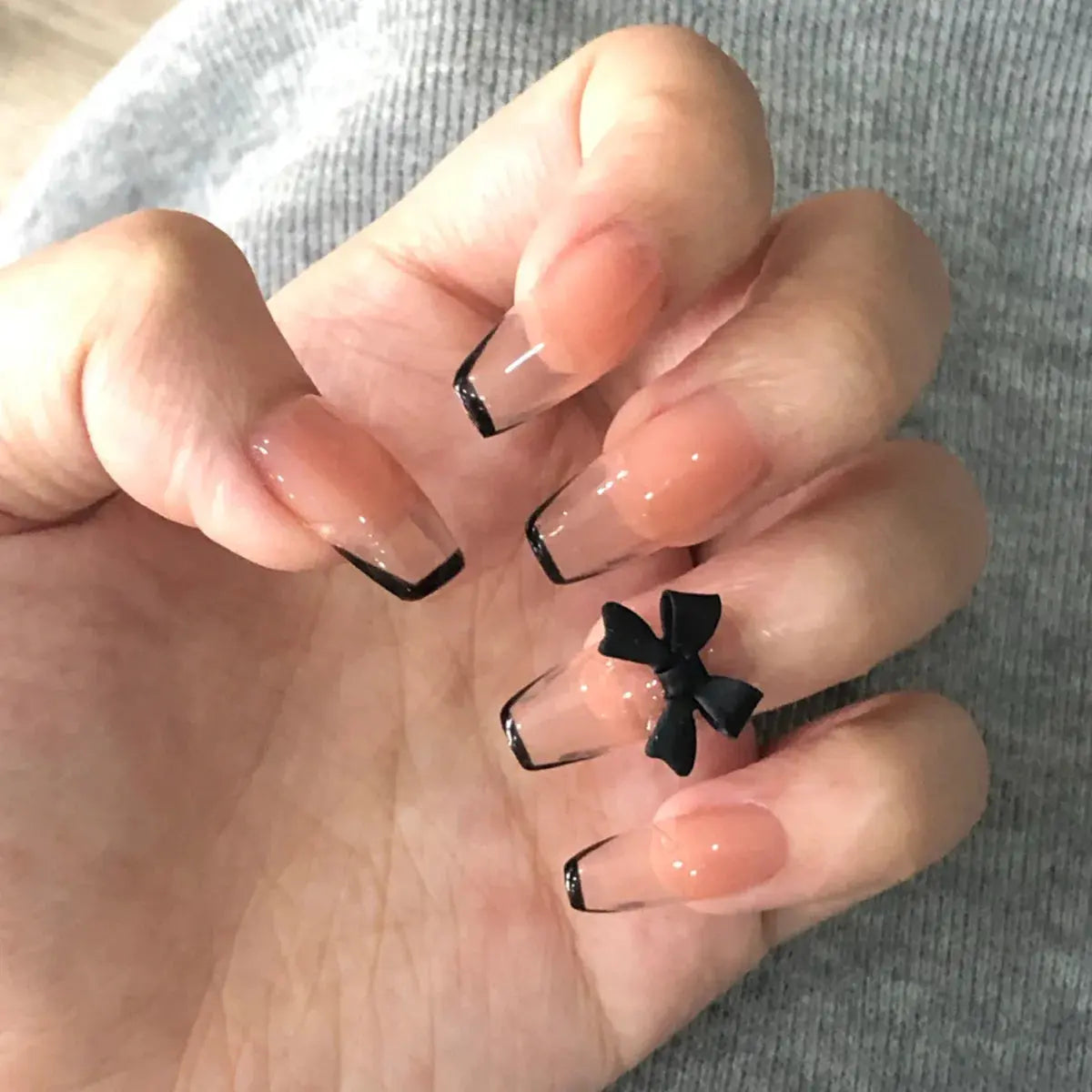 24Pcs Seamless Removable Artificial Press On Nail Art Detachable Fashion False Nails With Designs French Black Edge Fake Nails Natalia Home Fashion JP1062 Natalia Home Fashion