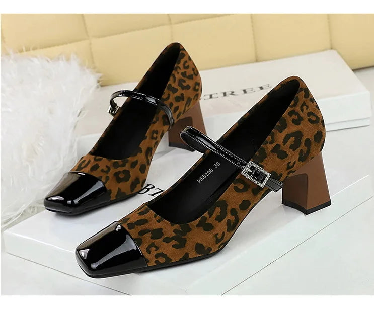 Leopard Print Women Pumps Suede Middle Heel Shoes Sexy Mary Jane Shoes Rhinestone Buckle Ladies Shoe Square Head