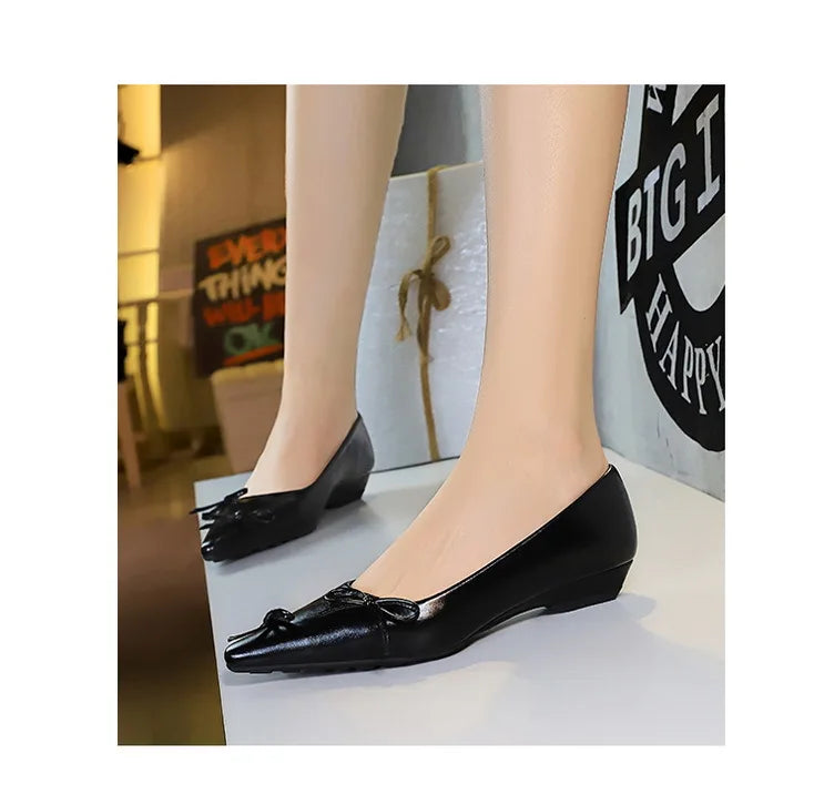 Pointed End Low Heeled Shoes Women Wedges Bowknot Low Heels Pumps Elegant Banquet Shoe Kitten Heels Ladies Shoes