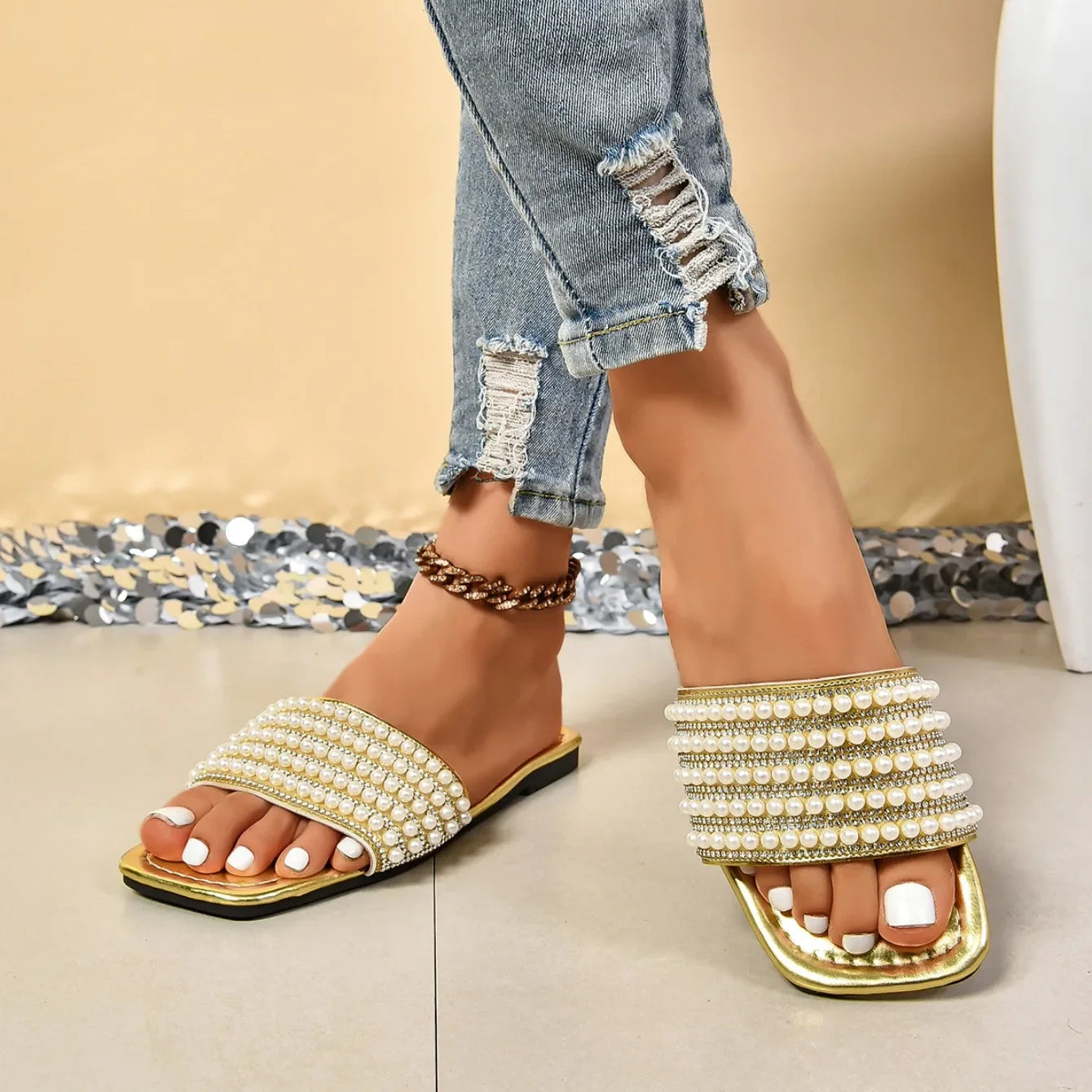 Women Luxury Pearl Slippers Square Toe Beach Flat Sandals Comfortable Non Slip Slippers Slides Women