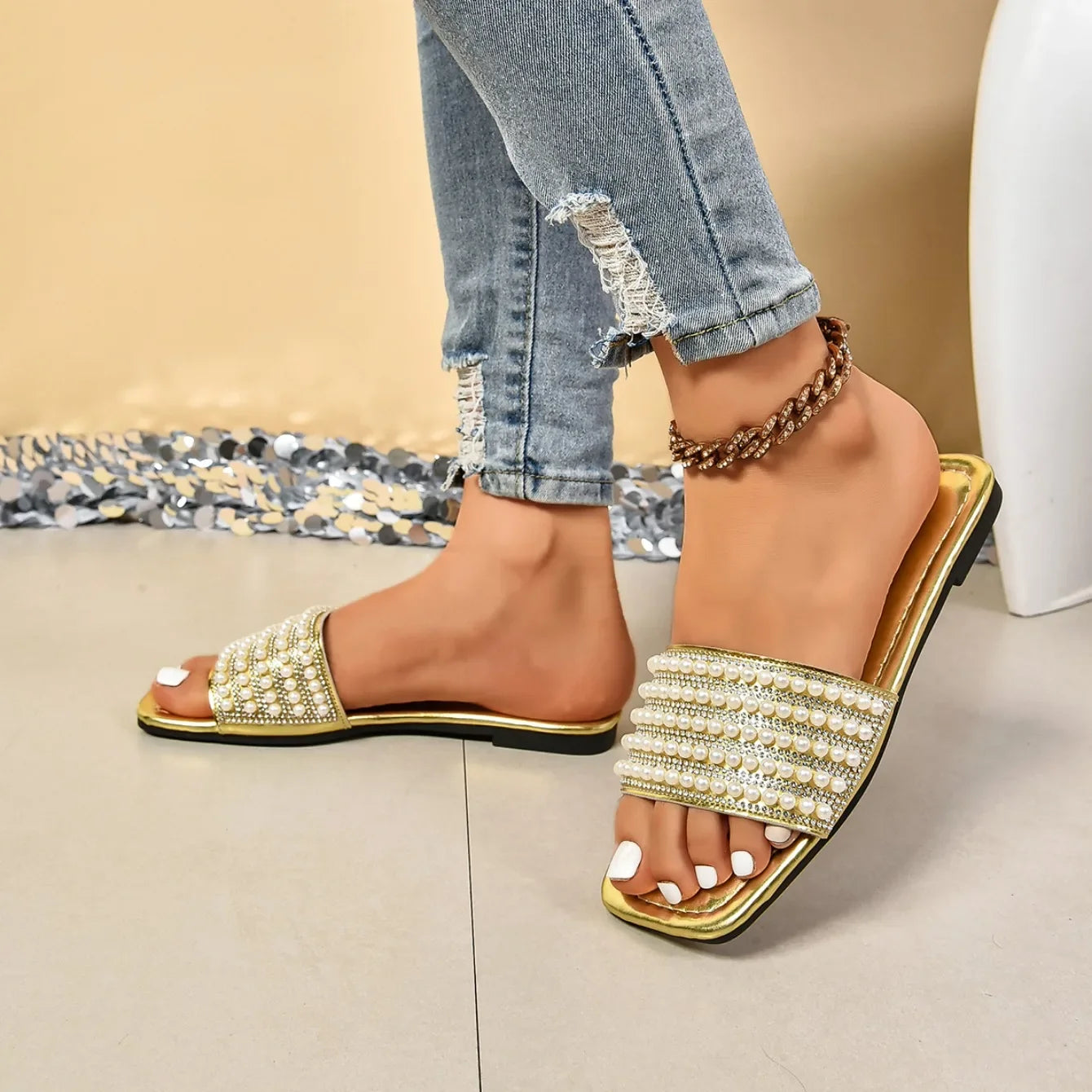 Women Luxury Pearl Slippers Square Toe Beach Flat Sandals Comfortable Non Slip Slippers Slides Women