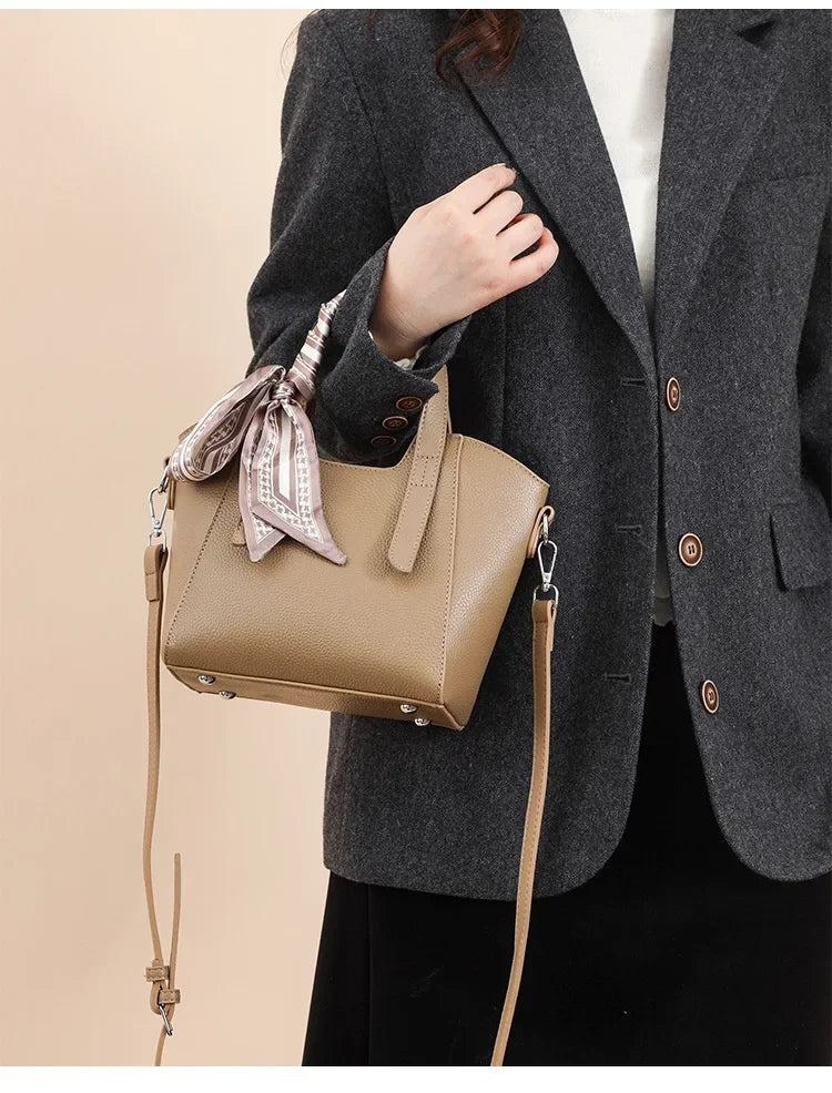 Pure Leather Cowhide Single Shoulder Crossbody Bag Ladies Handbag Fashion Bucket Bag Simple Basket Comes with Scarf