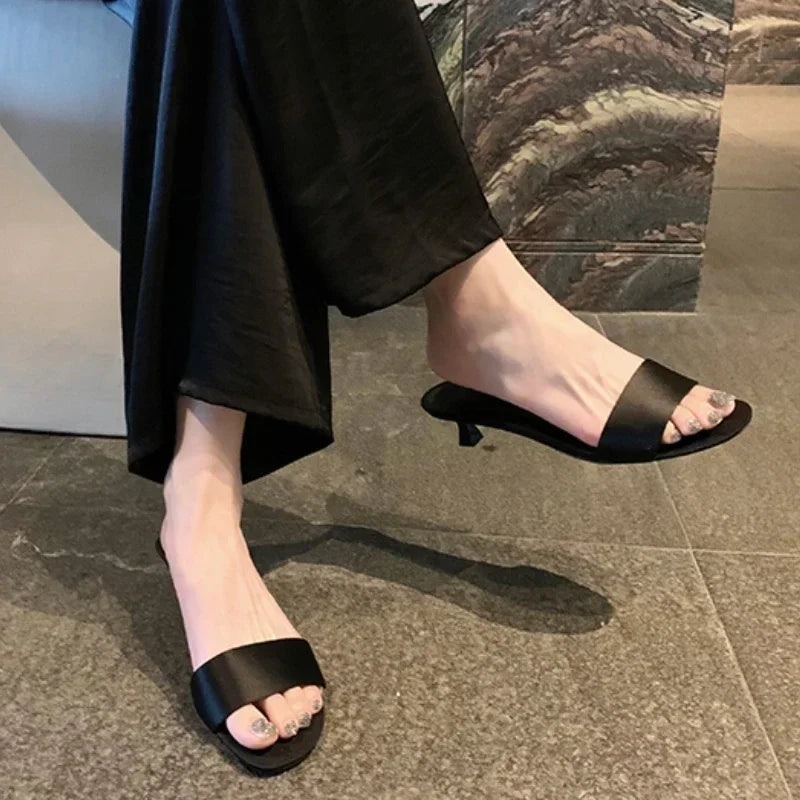 Summer High Quality Women's Shoes Fashion Open Toe Medium Heel Women's Slippers Solid Color Leather Women's High Heels