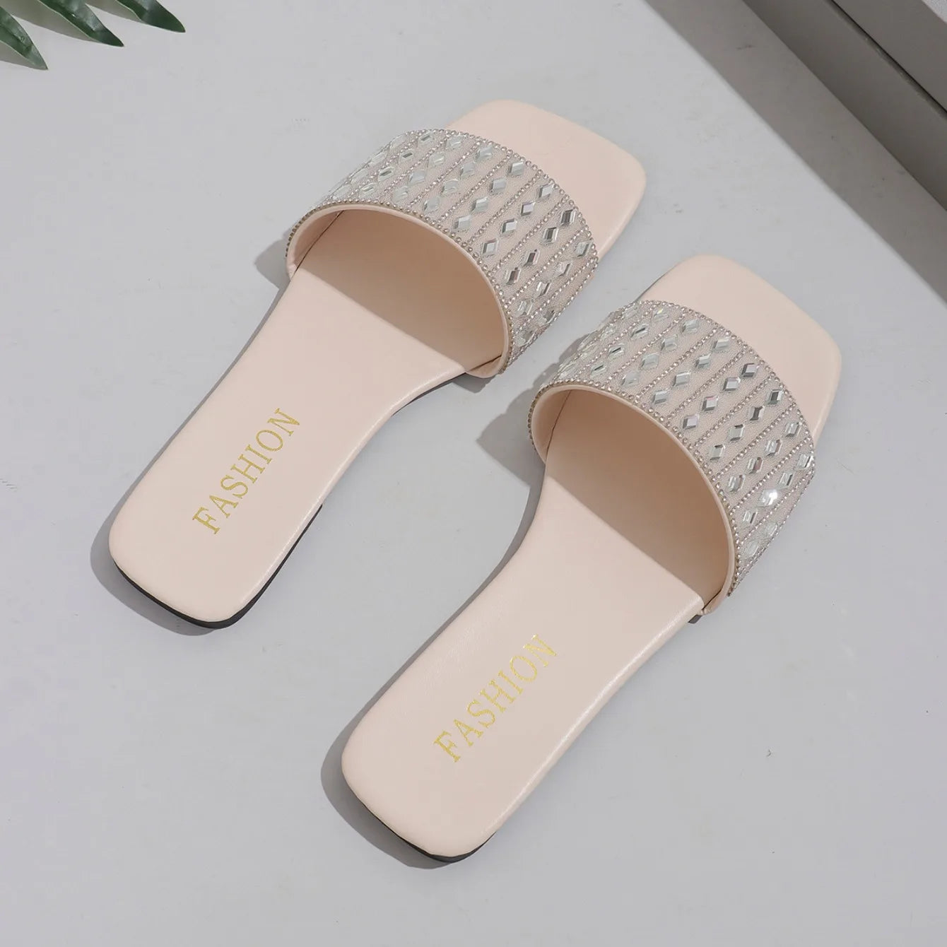 Fashion Casual Versatile Flat Slippers Beach Low Heel Trendy Women Sandals Fashion Women Shoes Slides Women
