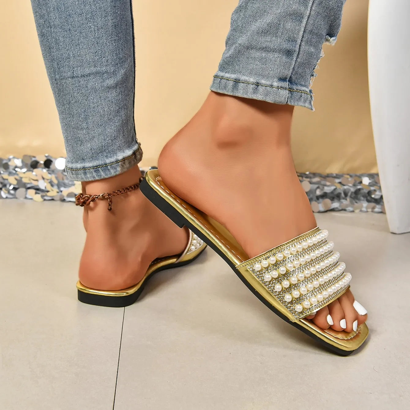 Women Luxury Pearl Slippers Square Toe Beach Flat Sandals Comfortable Non Slip Slippers Slides Women