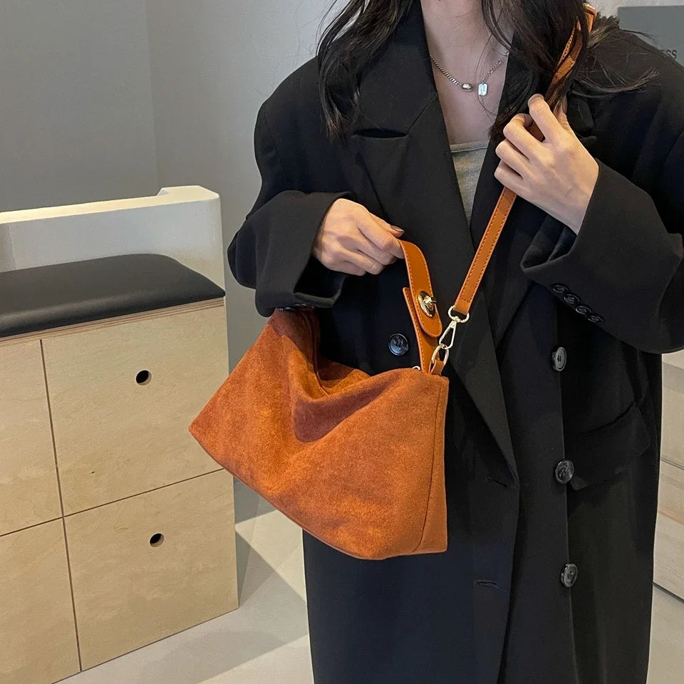 Retro Bag for Women's Textured Frosted Shoulder Bag with Large Capacity Crossbody Commuting Tote Bag