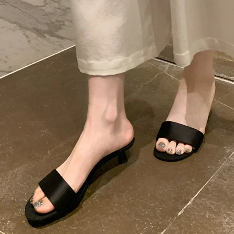 Summer High Quality Women's Shoes Fashion Open Toe Medium Heel Women's Slippers Solid Color Leather Women's High Heels