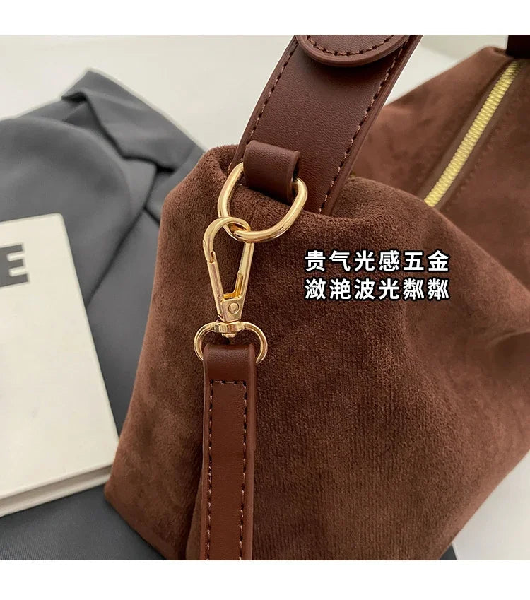 Retro Bag for Women's Textured Frosted Shoulder Bag with Large Capacity Crossbody Commuting Tote Bag