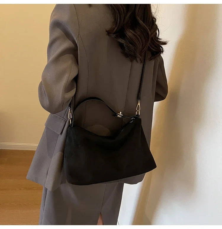 Retro Bag for Women's Textured Frosted Shoulder Bag with Large Capacity Crossbody Commuting Tote Bag
