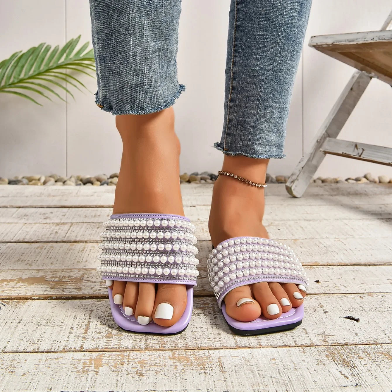 Women Luxury Pearl Slippers Square Toe Beach Flat Sandals Comfortable Non Slip Slippers Slides Women