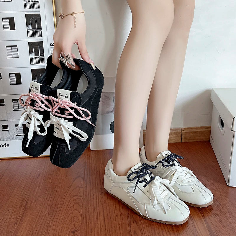Retro Lacing Breathable Women's Thick Bottom Pleated Casual Sneakers White Shoes