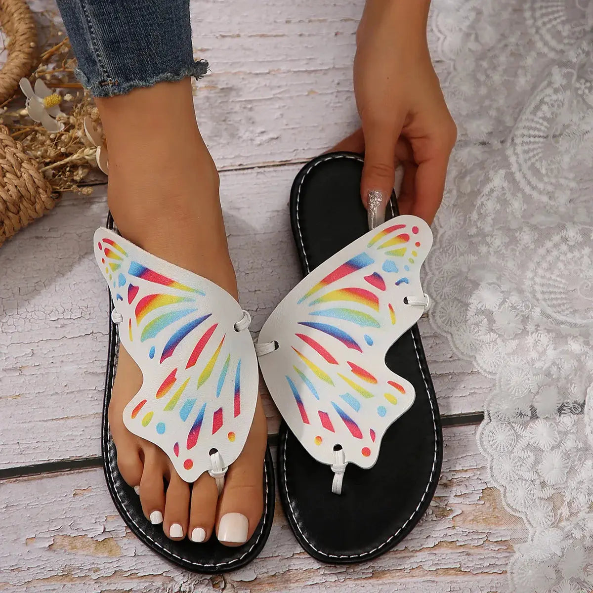 Women Butterfly Graffiti Slippers Fashion Lightweight Anti Slip Flat Bottom Flip Flops Outdoor Beach Casual Shoes Natalia Home Fashion White-43 Natalia Home Fashion