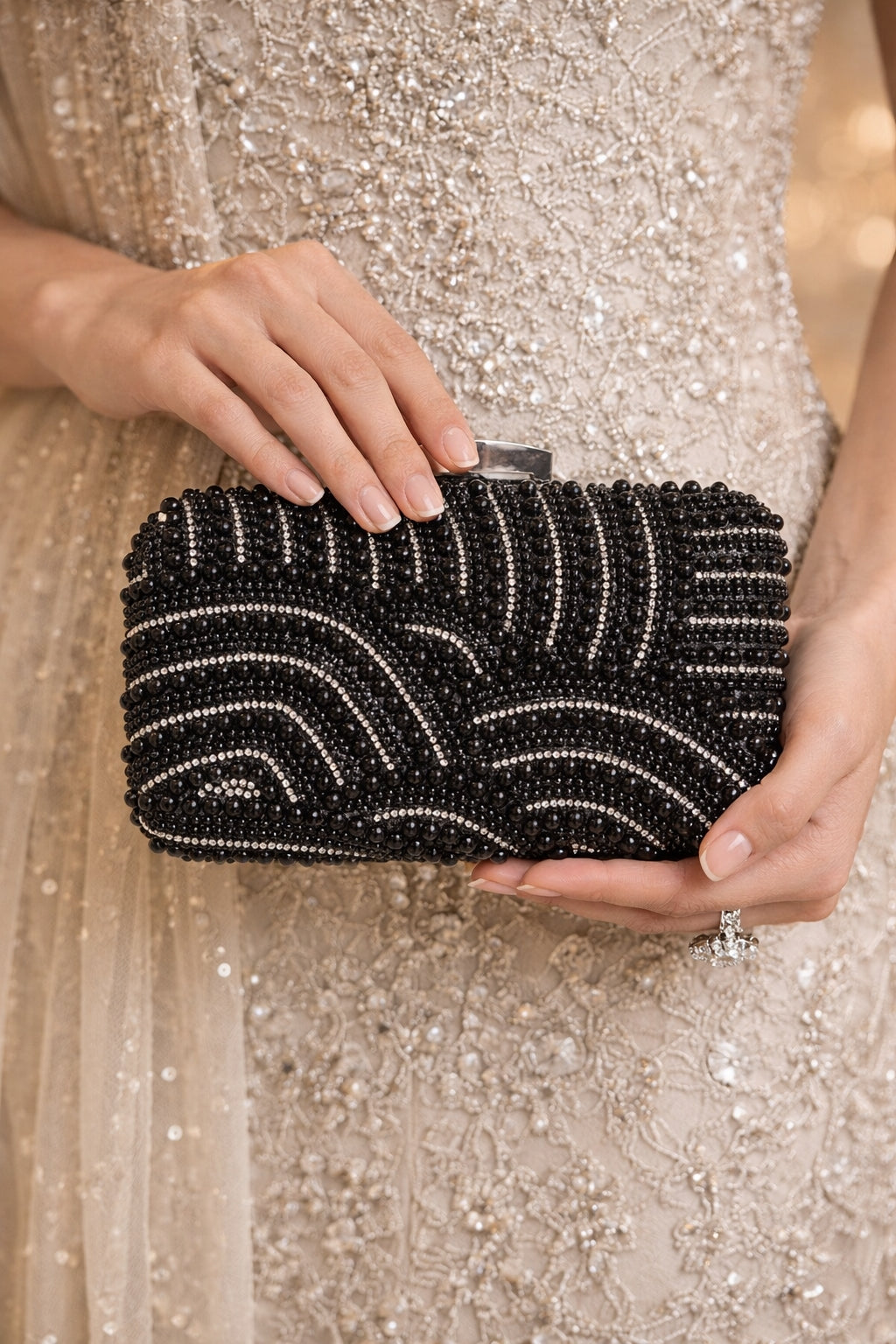 Ladies Pearl Elegant Evening Bag Fashionable Stylish Beading Wedding Dinner Party Banquet  Dress Clutch Bag with Long Chain