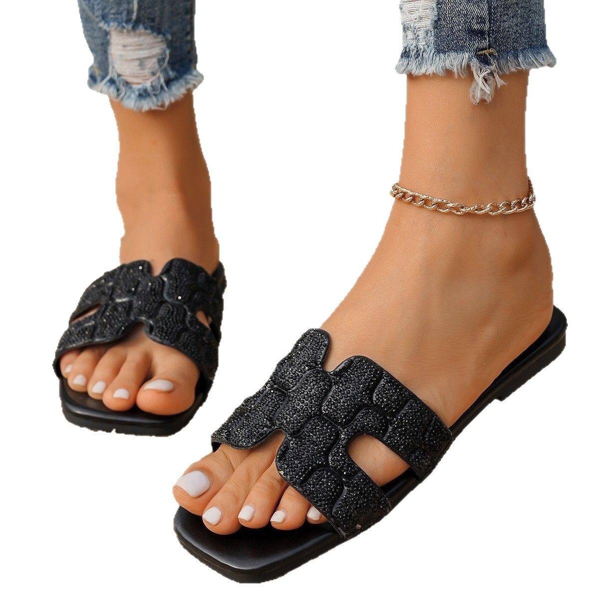Women Slippers Fashionable Flat Bottom Sandals Outdoor Strap Beach Shoes Trendy Lightweight Slippers Slides