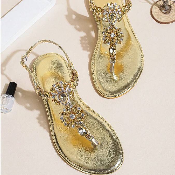 Ladies Rhinestones Sandals Summer Beach Slippers for Women Clip Toe Chain Sandals Shiny Crystal Fashion Casual Flat Bottom Shoes