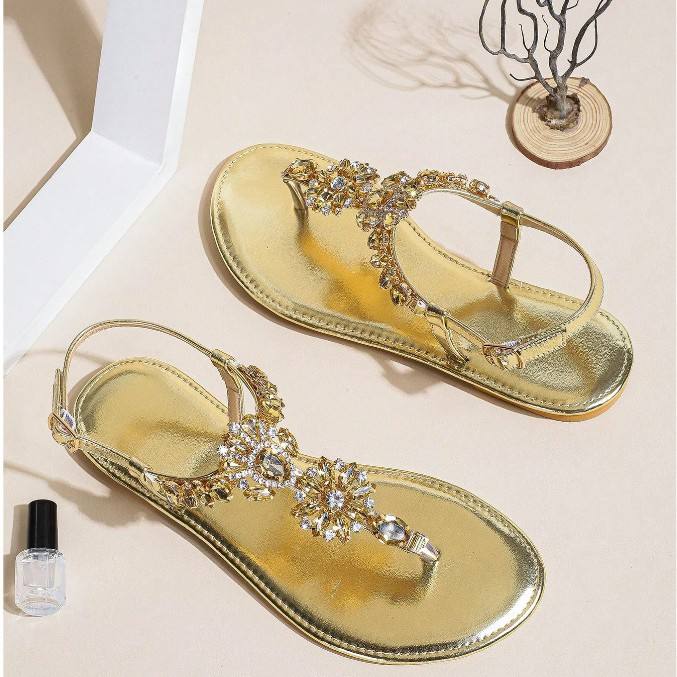 Ladies Rhinestones Sandals Summer Beach Slippers for Women Clip Toe Chain Sandals Shiny Crystal Fashion Casual Flat Bottom Shoes