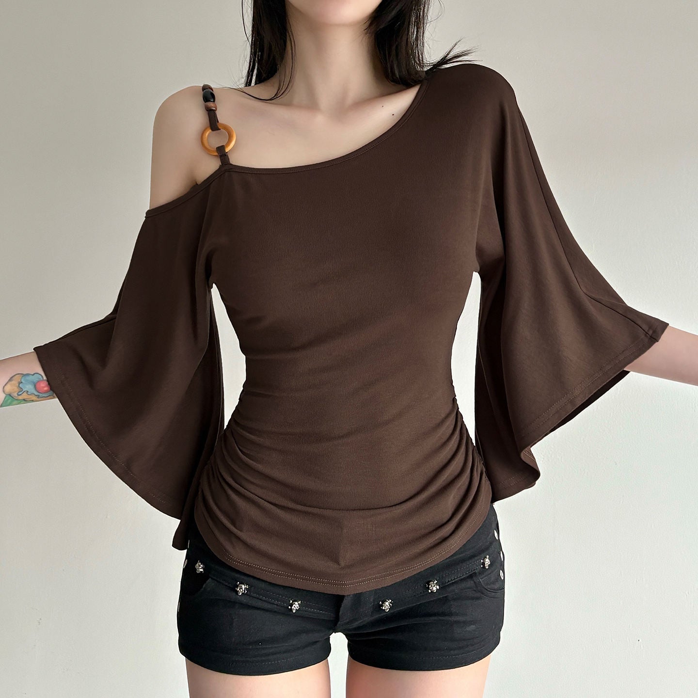 Retro Spice Girl T-shirt Collar Pleated Off Shoulder Beaded Slanted Short Sleeved Summer Casual Slimming Fit Top for Women