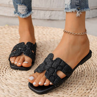 Women Slippers Fashionable Flat Bottom Sandals Outdoor Strap Beach Shoes Trendy Lightweight Slippers Slides