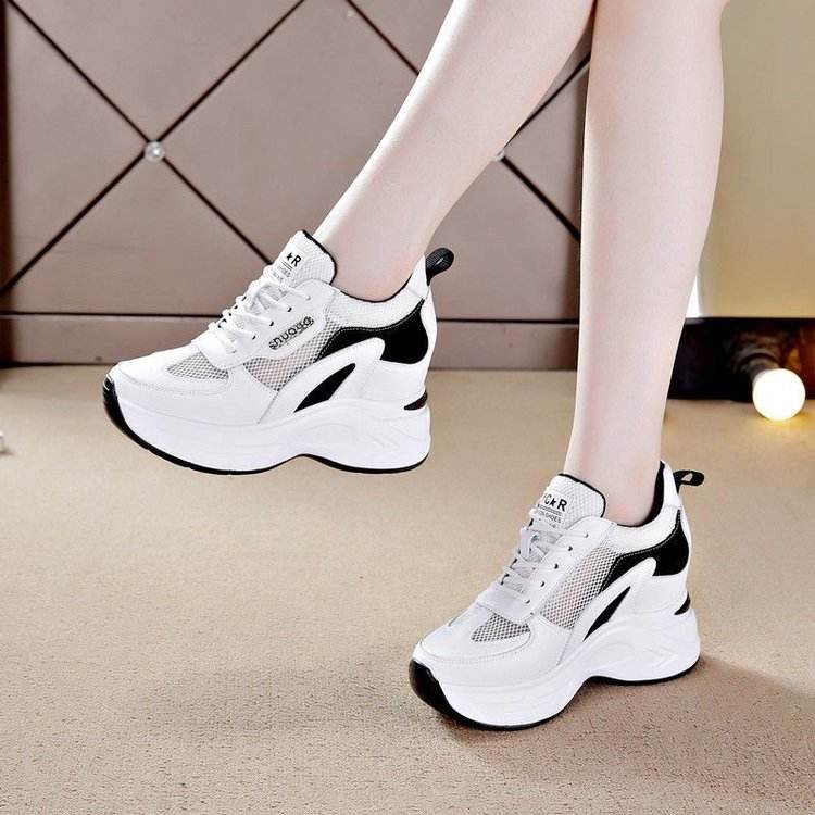 Women's Breathable Mesh Sports Shoes Thick Bottom Casual Flat Platform Sneakers round Toe Mid Heel Cross Buckle