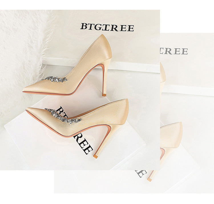 Silks satins Women Pumps Rhinestone design High Heels Stilettos 10 cm and 7 cm Luxury banquet shoes Sexy party shoes