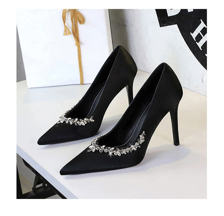Silks satins Women Pumps Rhinestone design High Heels Stilettos 10 cm and 7 cm Luxury banquet shoes Sexy party shoes