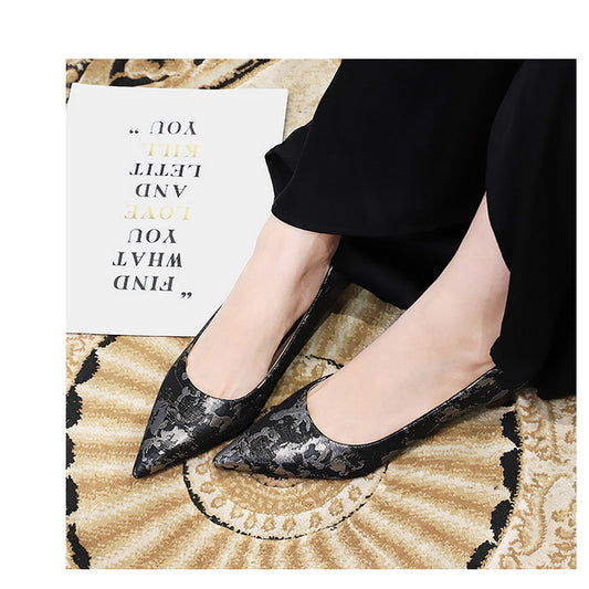 Floral cloth surface 3 cm Kitten heels Women Shoes Sweet Fashion Low Heel Ladies Shoes pointed Toe Women Pumps