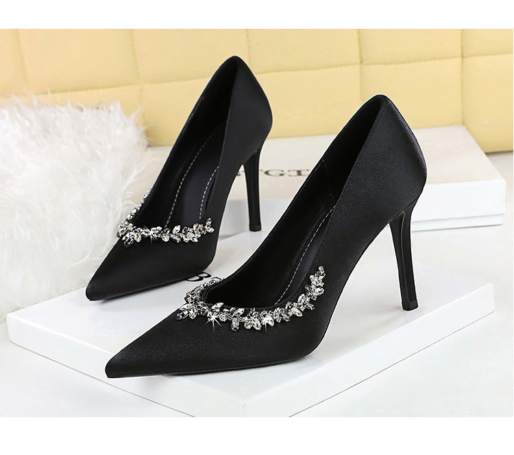 Silks satins Women Pumps Rhinestone design High Heels Stilettos 10 cm and 7 cm Luxury banquet shoes Sexy party shoes