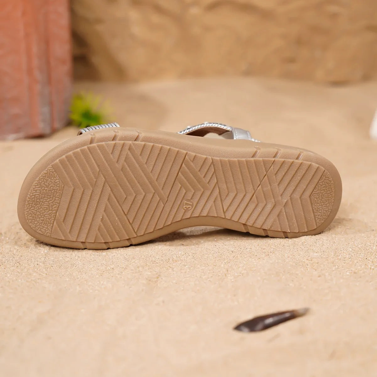 Retro Electric Embroidery Sandals Flat Bottom Beach Shoes Diamond Elastic Band Comfortable Breathable Quick Dry Low Heel