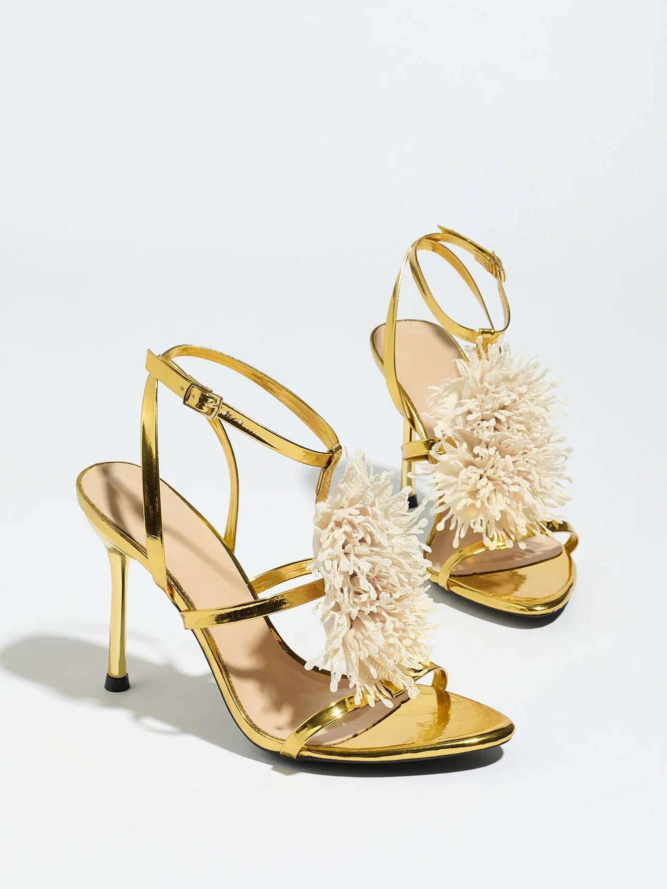 Ladies High Heel Sandals with 3D Fluffy Flower Decorations round Toe Thin Heel Spring Summer Night Club Fashionable Party Shoes