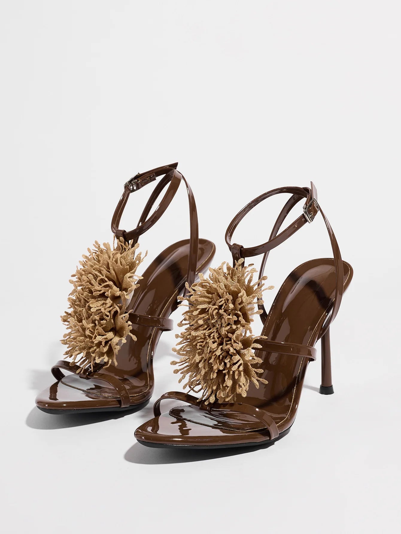Ladies High Heel Sandals with 3D Fluffy Flower Decorations round Toe Thin Heel Spring Summer Night Club Fashionable Party Shoes