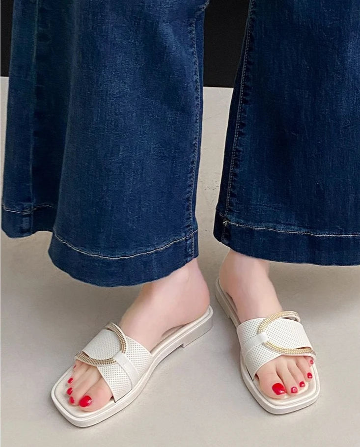 Soft Sole Flat Sandals for Women Outdoor Trendy Strappy Flip Flops Summer Beach Non-Slip Casual Shoes
