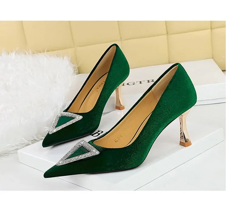 Designer Women Heels Prom Pumps Lady Velvet Pointed Toe 7cm Thin High Heels Pearl Crystal Buckle Shoes