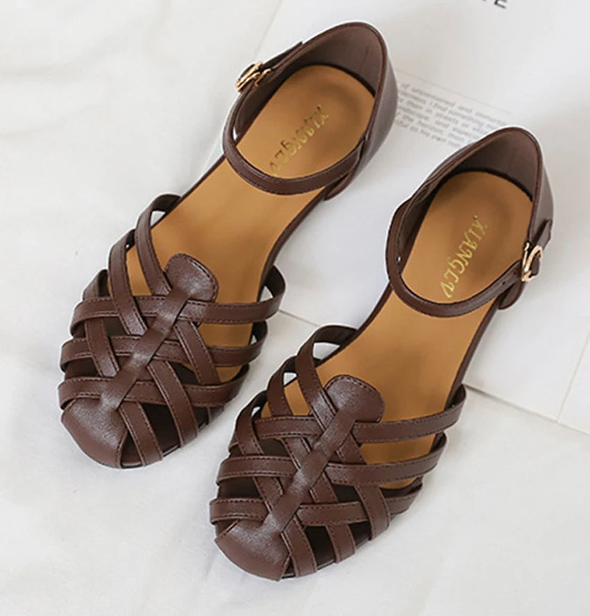 Luxury designer sandals Hollow Low-heeled Closed-toe Sandals for Women for Summer Outdoor Wear Roman Shoes