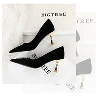 Designer Women Heels Prom Pumps Lady Velvet Pointed Toe 7cm Thin High Heels Pearl Crystal Buckle Shoes