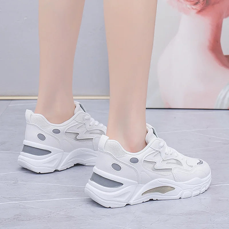 Women's Casual Breathable Leather Sneakers Versatile Flat Heel Shock Absorption Comfortable and Fashionable Shoes