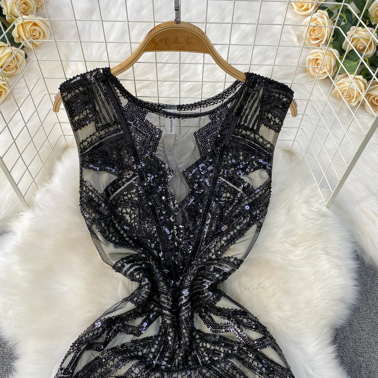 Sexy Sleeveless V-neck mesh sequin Bodycon Dress Chic Women Slim Women Slip Dress
