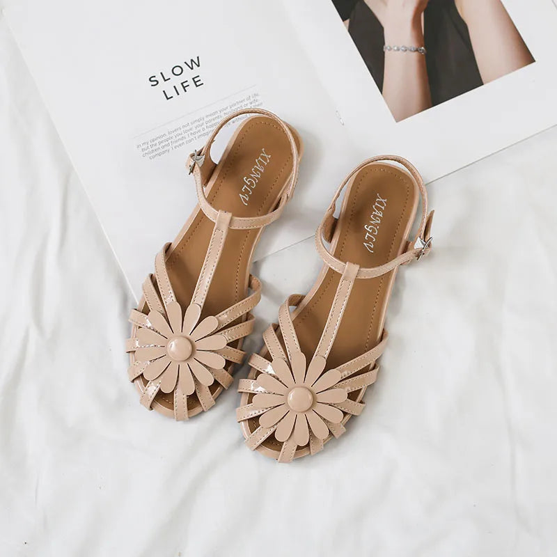 Elegant Fashion Roman Round Head Flat Sandals Women Woven Hollow Sandals Female Closed Toe Summer Ladies Shoes