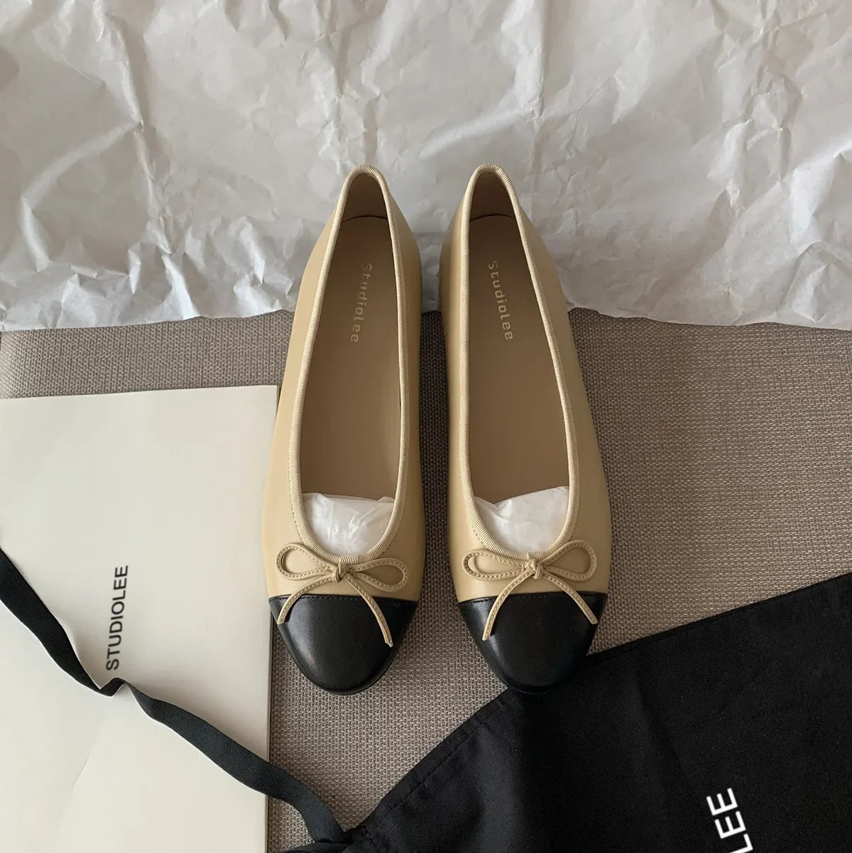 Women Leather Bowknot Flats Single Fashion Lady Round Toe Light Loafers Ballet Pumps