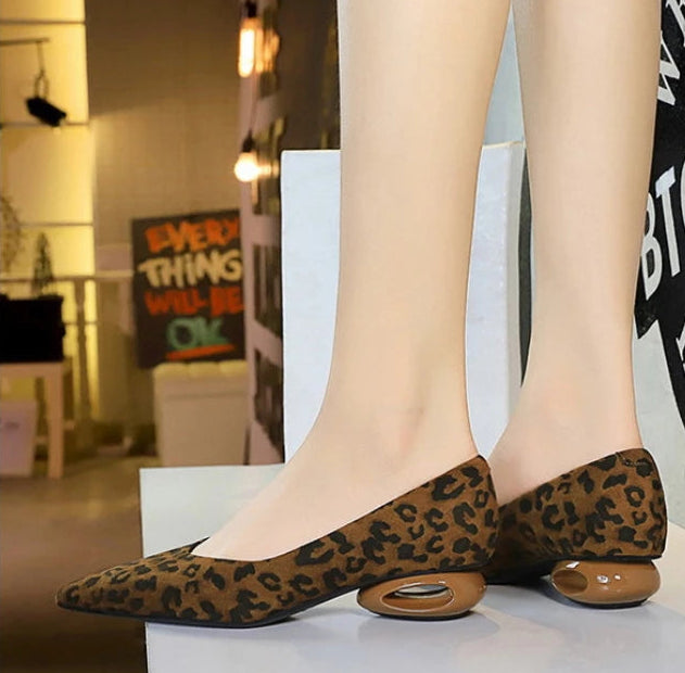 Retro Pointed Toe Suede Low Heel Shoes Shallow Mouth Hollow Heel Pedicure Shoe Daily Versatile Temperament Women's Shoes