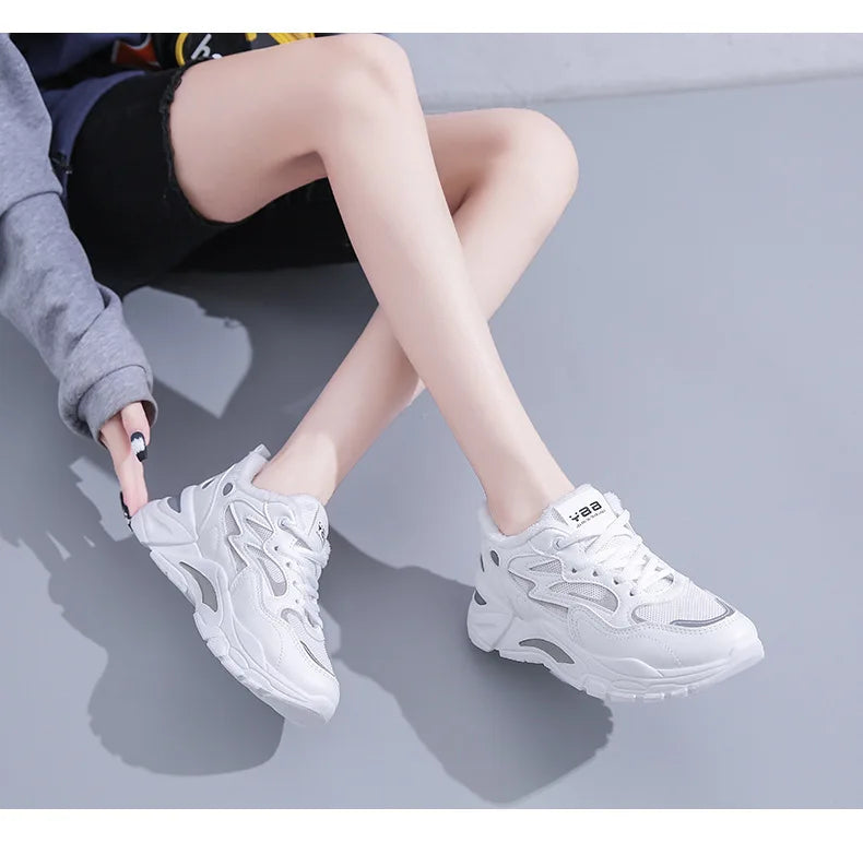 Women's Casual Breathable Leather Sneakers Versatile Flat Heel Shock Absorption Comfortable and Fashionable Shoes