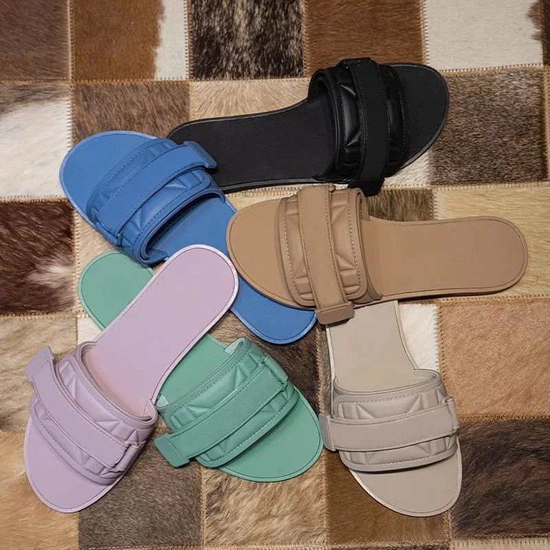 Fashionable and casual one-word flip-flops for women with lettered buckles and a flat bottom - Natalia Home Fashion