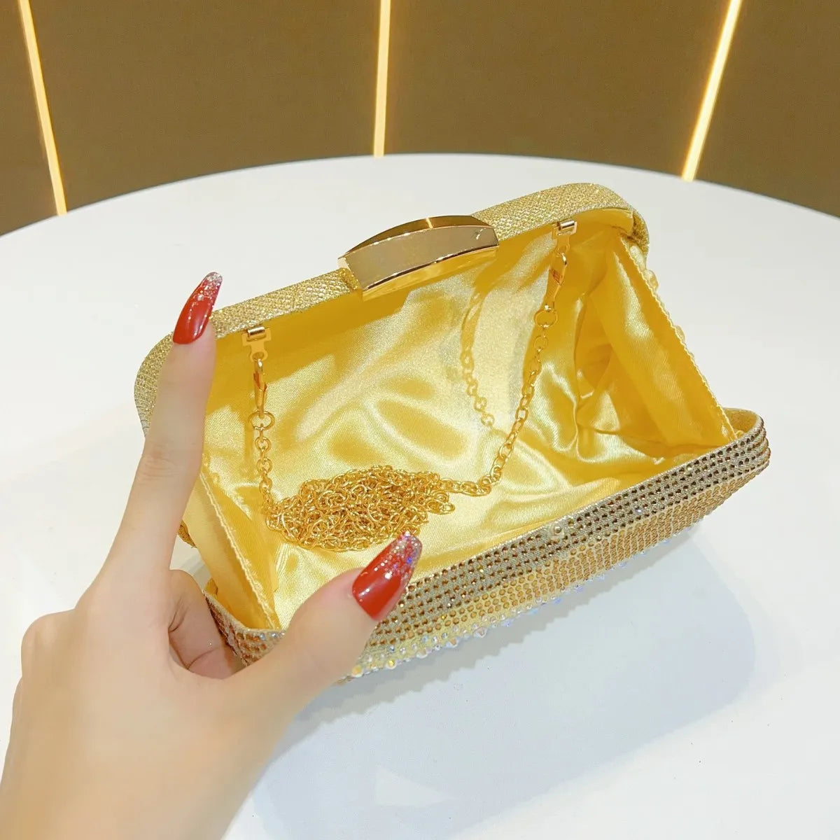 Luxury Rhinestone Clutch Bag for Women Elegant Evening Purse Fashion Crystal-Encrusted Handbag Party Shoulder Bags