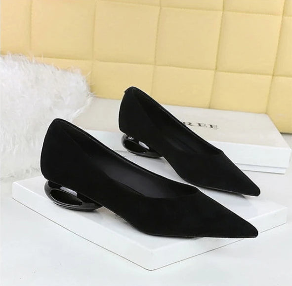 Retro Pointed Toe Suede Low Heel Shoes Shallow Mouth Hollow Heel Pedicure Shoe Daily Versatile Temperament Women's Shoes