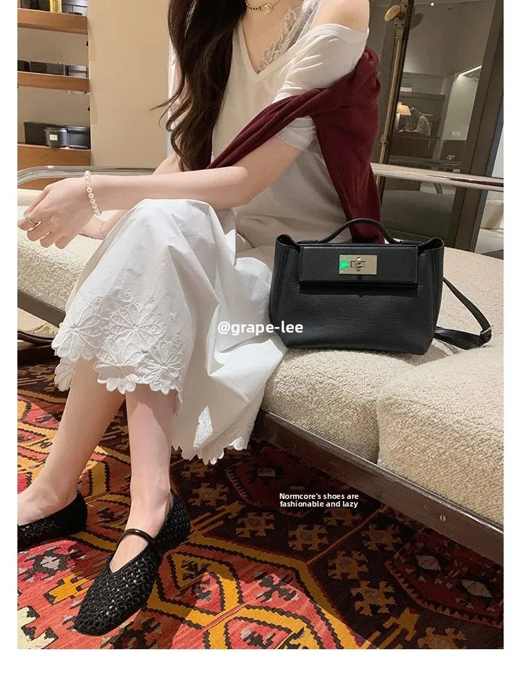 Round Toe Mary Jane Shoes Leather Grape Pattern Retro Style Hollow Weave Upper Low Heel Slip-On Retro Flats