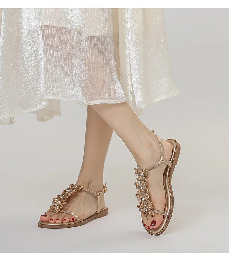Single-strap rhinestone bow flat sandals, new summer fashion, simple and stylish, suitable for outdoor wear, Roman beach shoes