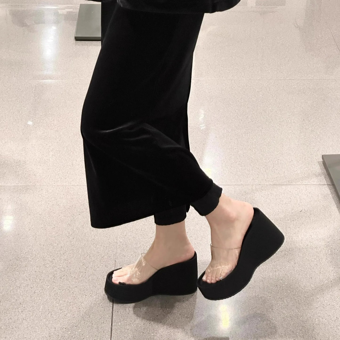 Thick Heel Platform Sandals Women's Summer Casual round Head PVC Material Beach Slippers Transparent Strap Casual Slip-On Shoes