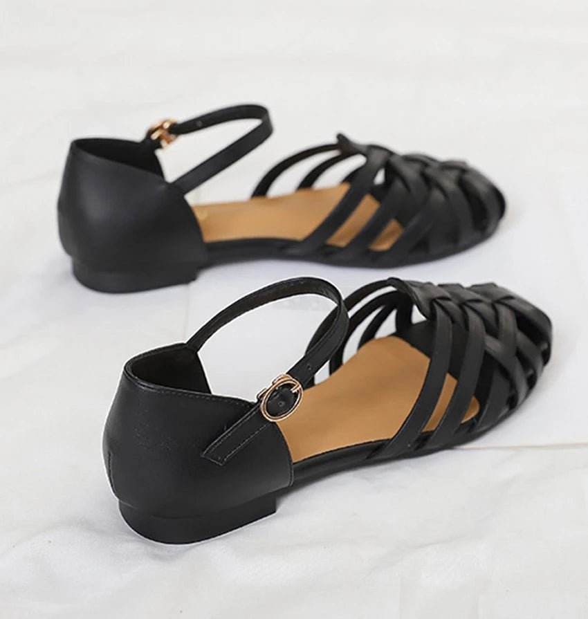 Luxury designer sandals Hollow Low-heeled Closed-toe Sandals for Women for Summer Outdoor Wear Roman Shoes