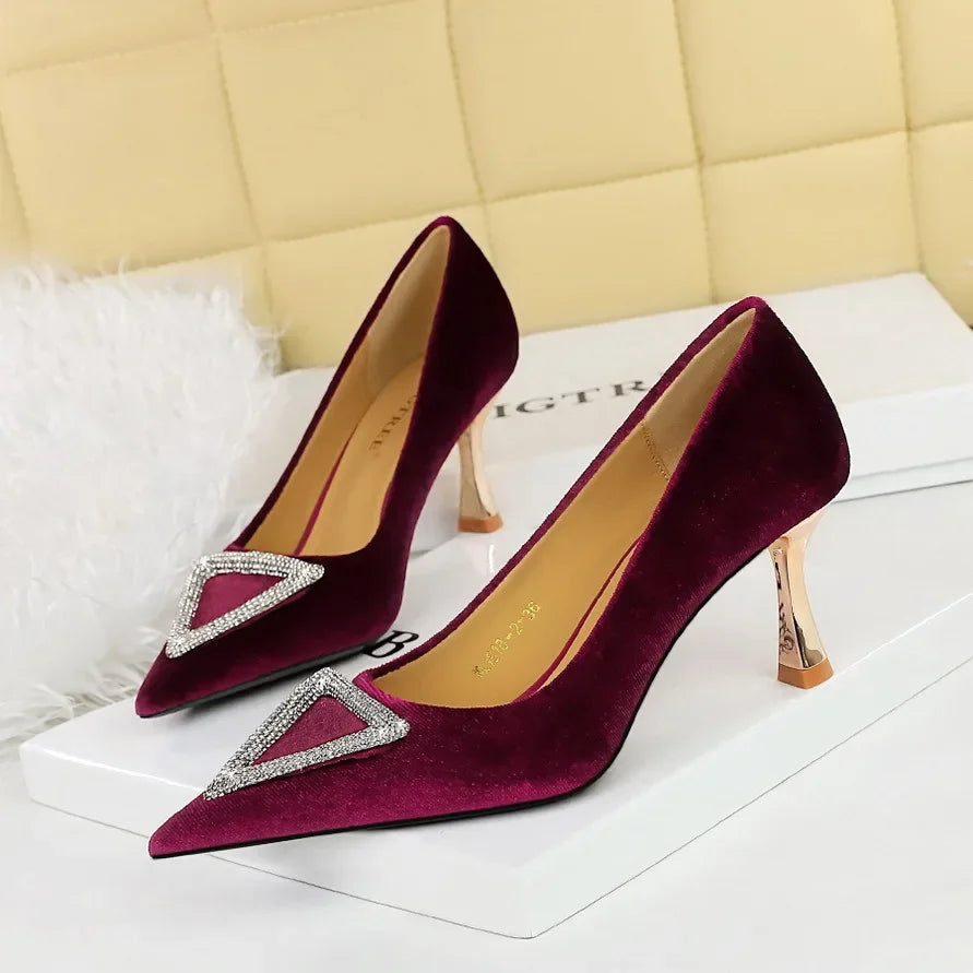 Designer Women Heels Prom Pumps Lady Velvet Pointed Toe 7cm Thin High Heels Pearl Crystal Buckle Shoes