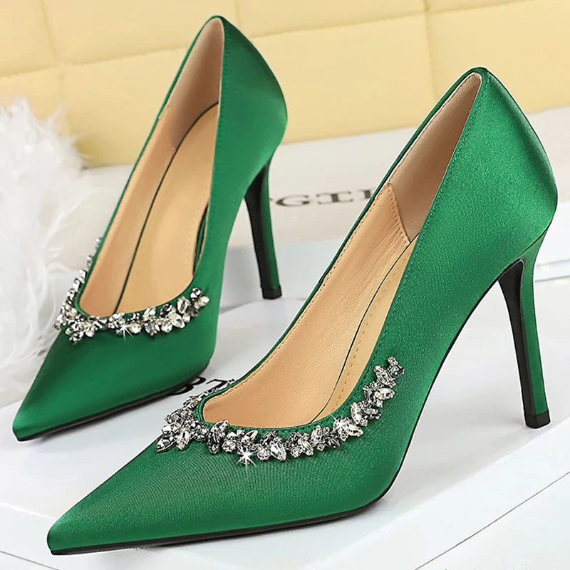 Silks satins Women Pumps Rhinestone design High Heels Stilettos 10 cm and 7 cm Luxury banquet shoes Sexy party shoes