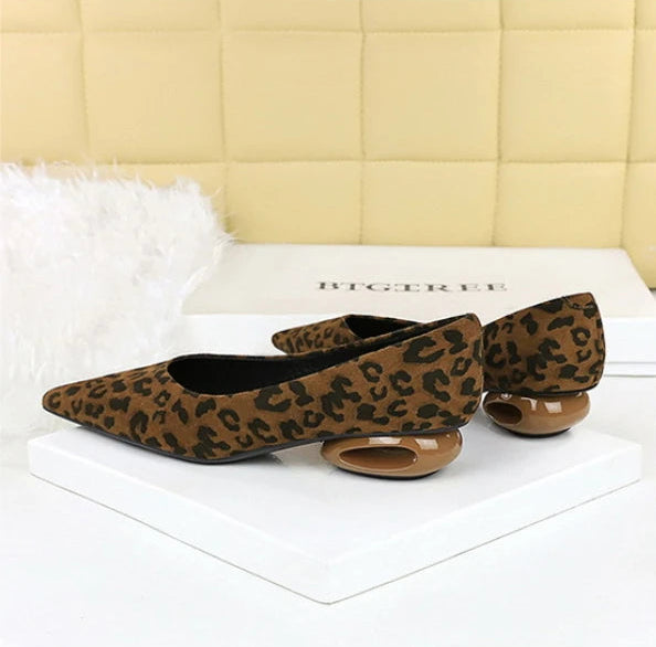 Retro Pointed Toe Suede Low Heel Shoes Shallow Mouth Hollow Heel Pedicure Shoe Daily Versatile Temperament Women's Shoes